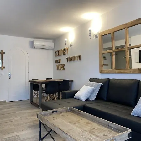Linda Vista Apartment *