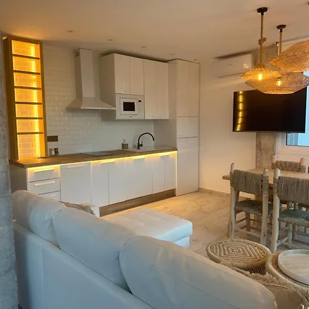 Linda Vista Apartment *