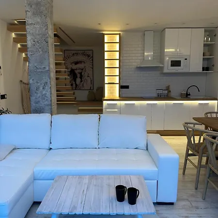 Linda Vista Apartment *